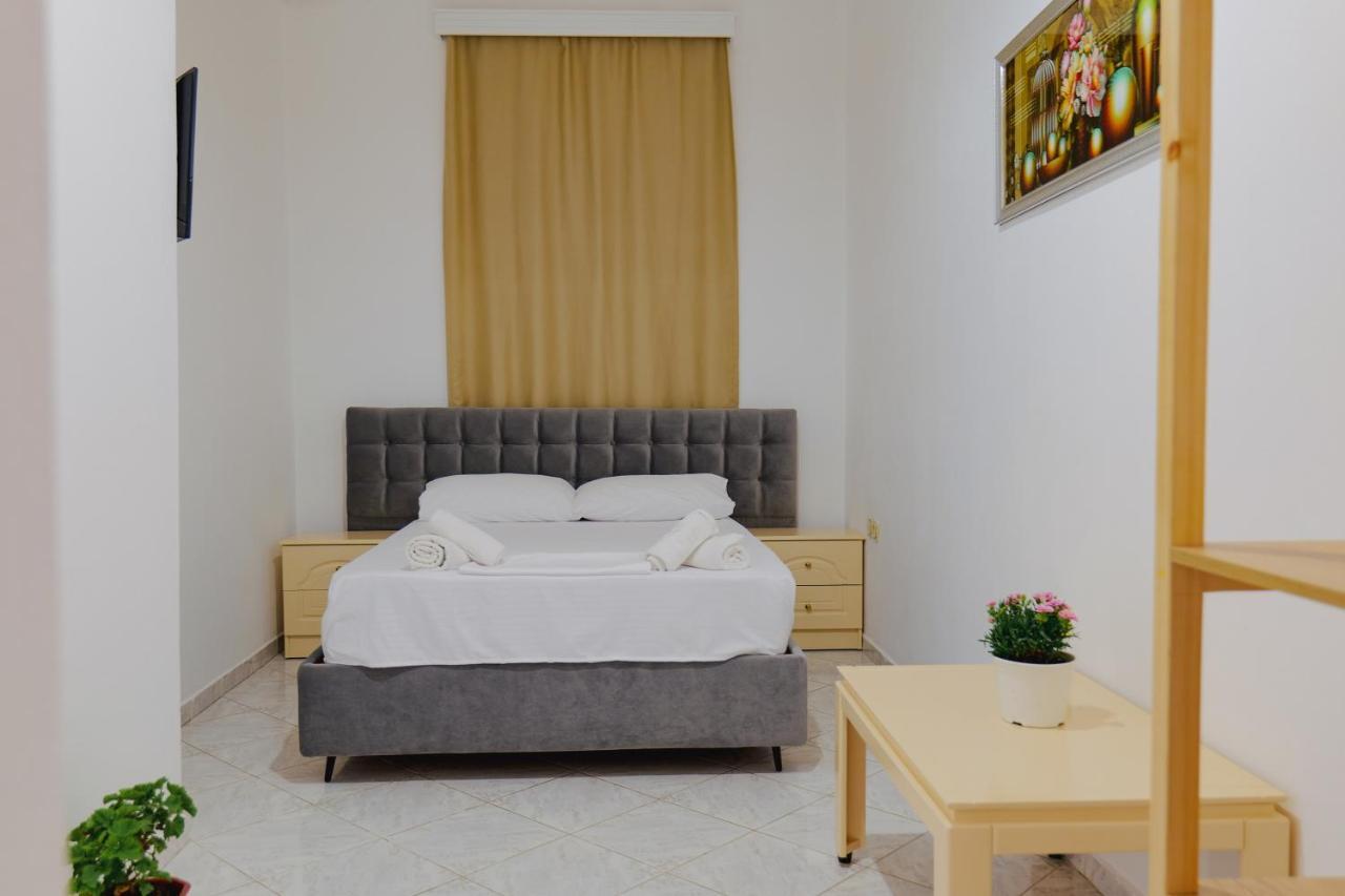 Hotel Casamia Sarandë Buitenkant foto