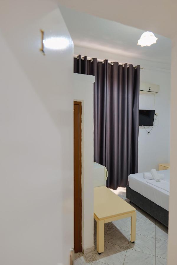Hotel Casamia Sarandë Buitenkant foto